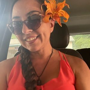 Meet your Posher, Bonita